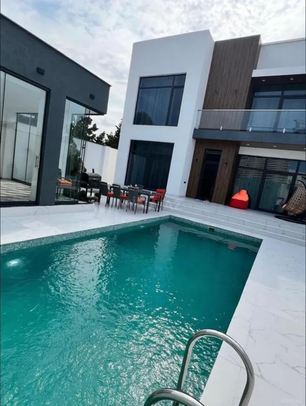 Kirayə verilir 4 otaqlı həyət evi 300 m²