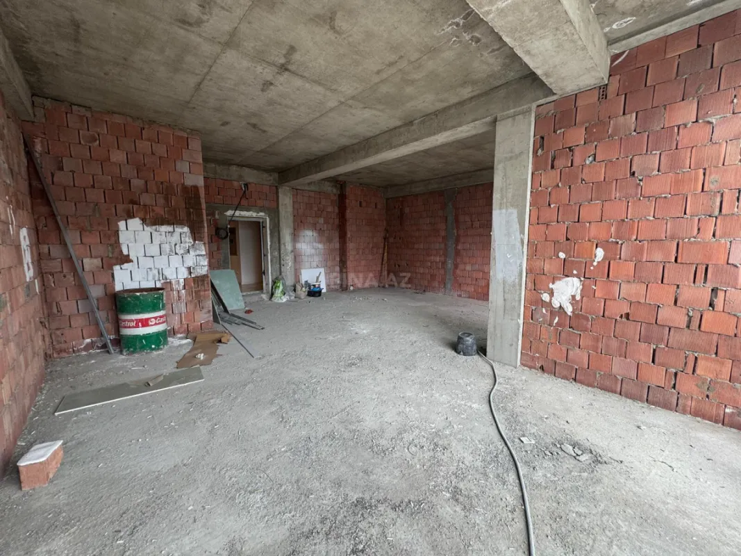 Satılır 2 otaqlı mənzil 72 m²