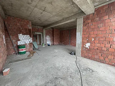 Satılır 2 otaqlı mənzil 72 m²