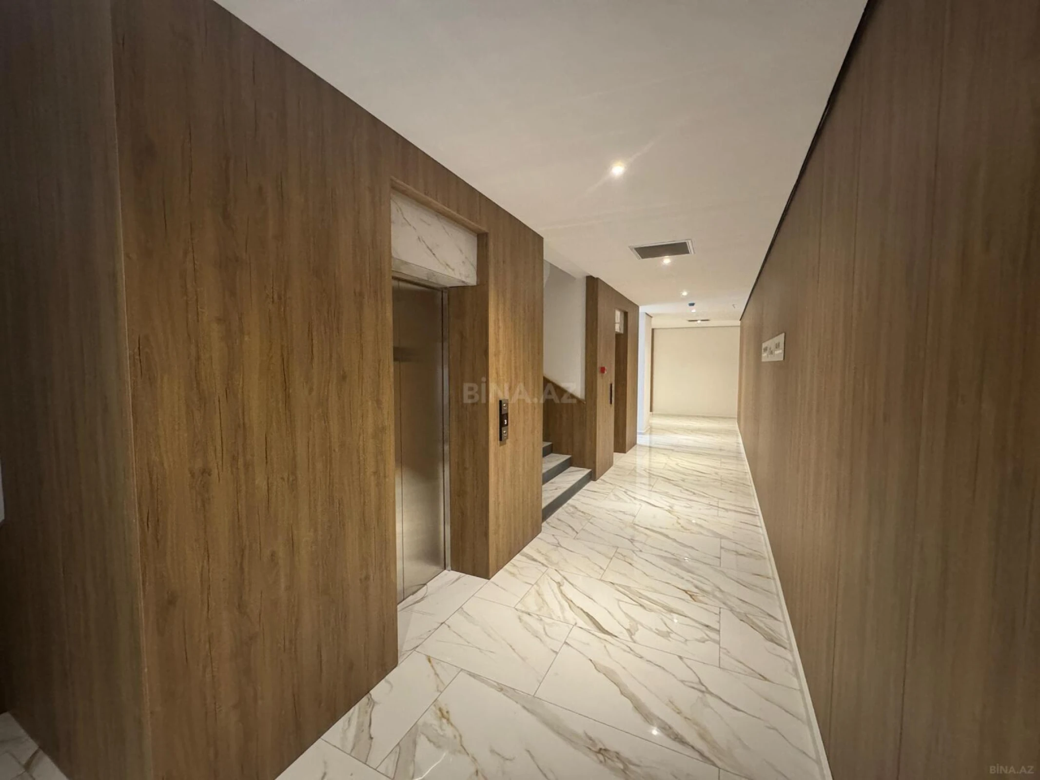 Satılır 2 otaqlı mənzil 72 m²
