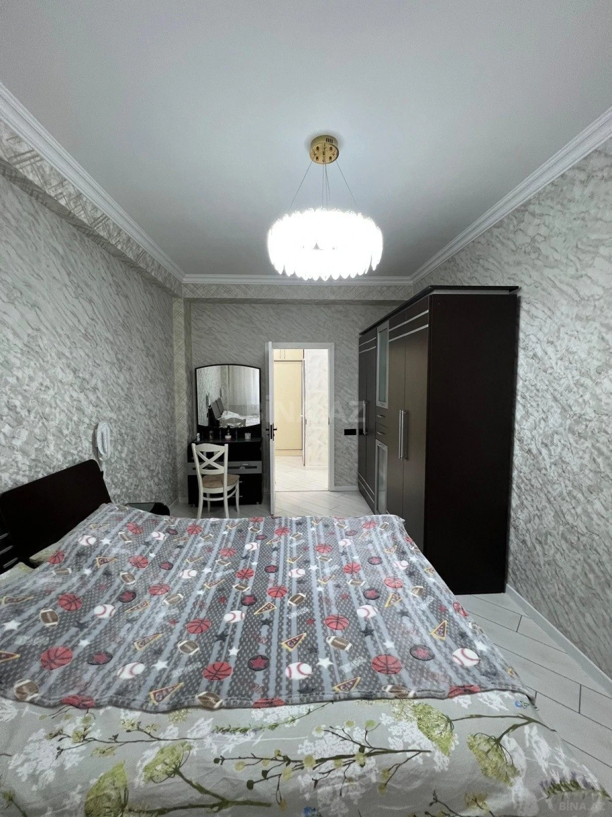 Satılır 2 otaqlı mənzil 62 m²