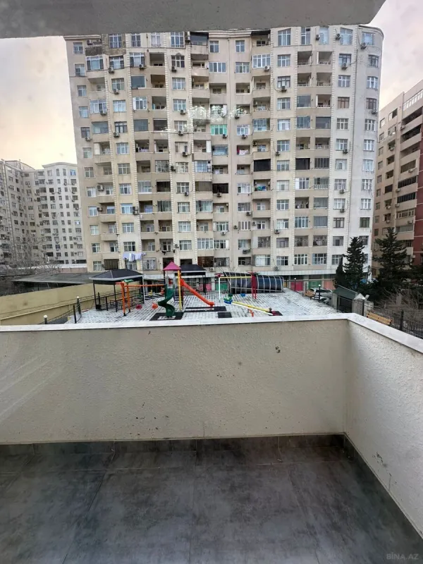 Satılır 3 otaqlı mənzil 120 m²