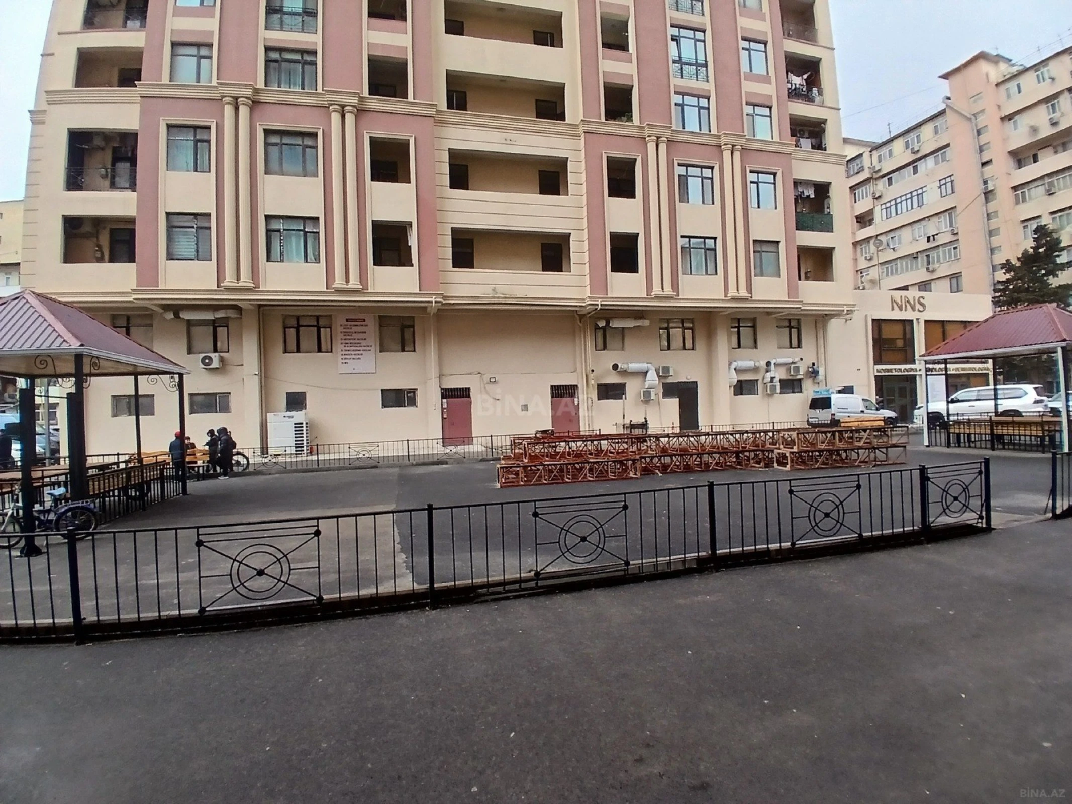 Satılır 2 otaqlı mənzil 75 m²