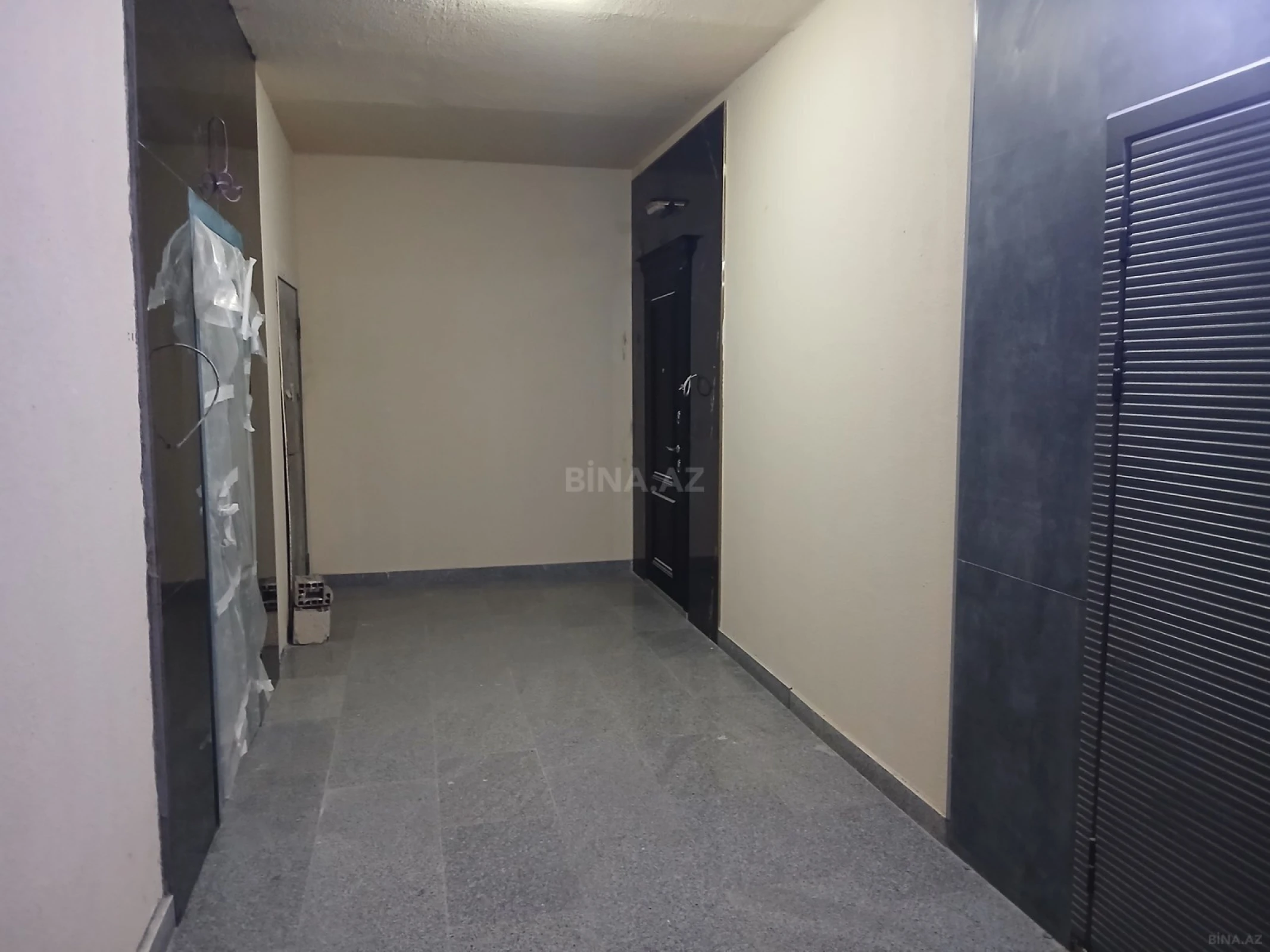 Satılır 2 otaqlı mənzil 75 m²