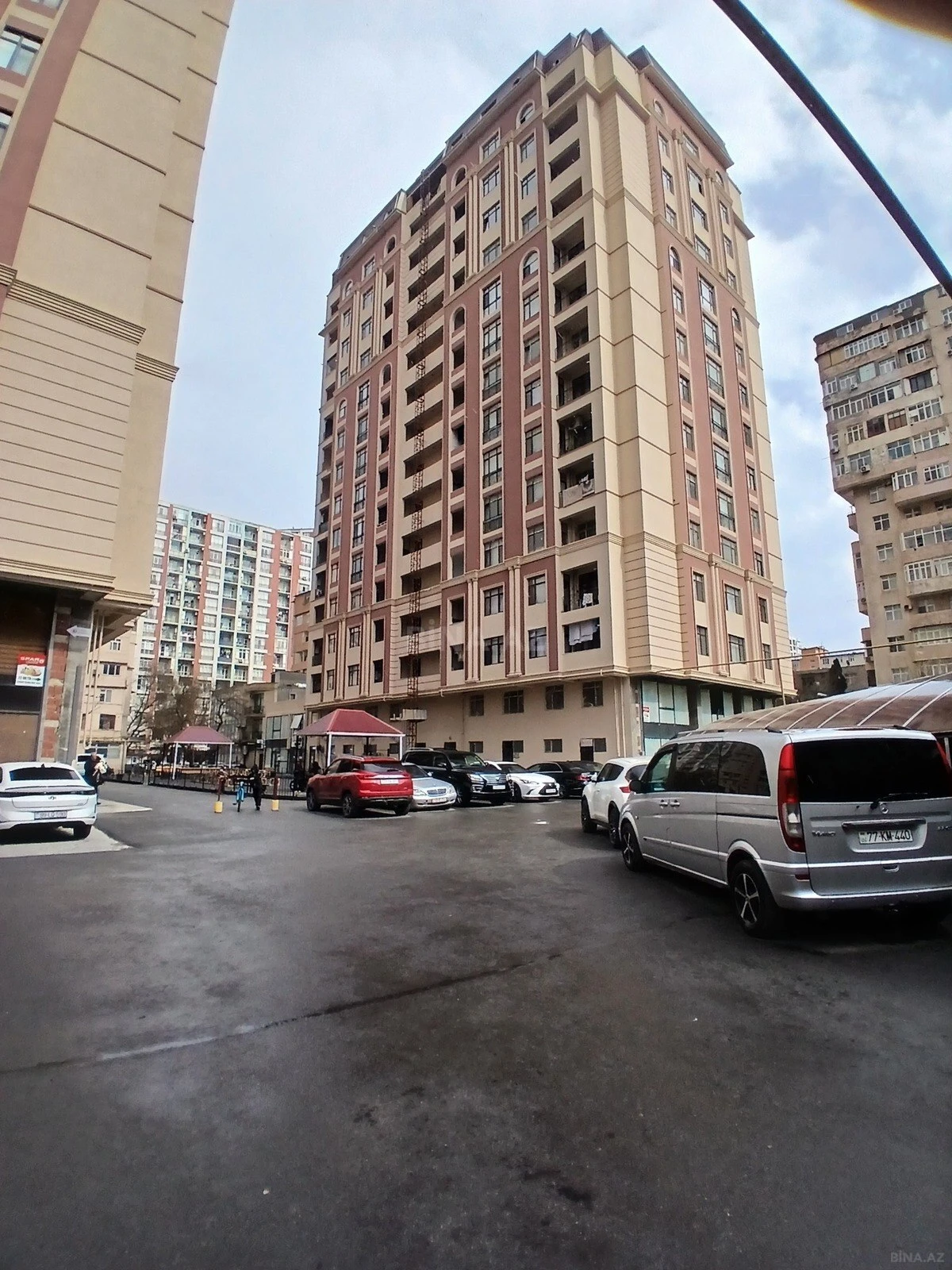 Satılır 2 otaqlı mənzil 75 m²
