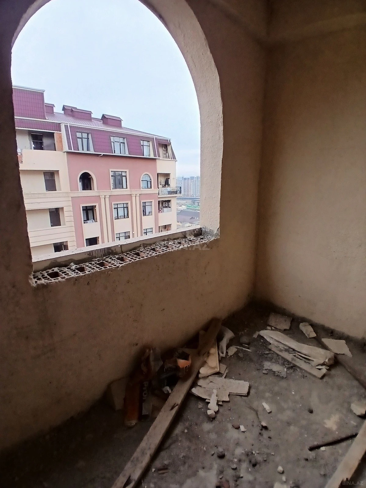 Satılır 2 otaqlı mənzil 75 m²