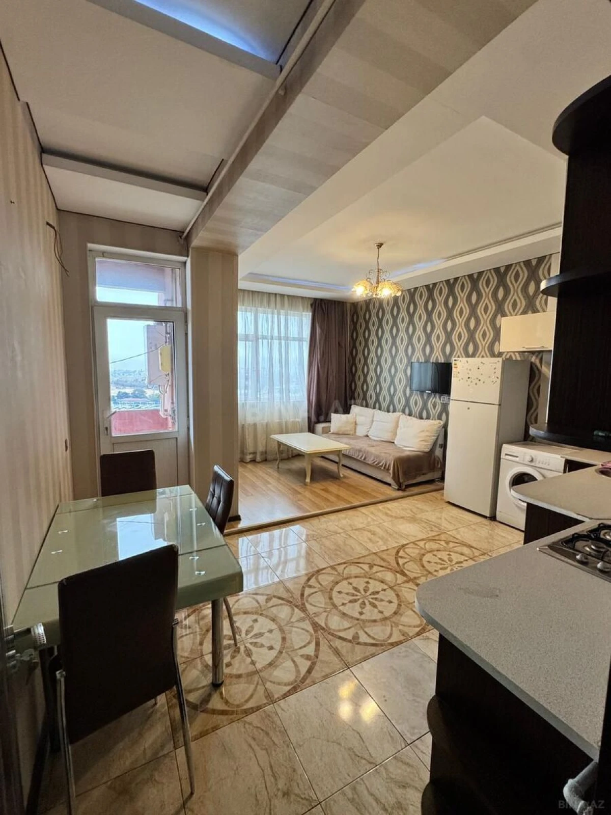 Kirayə verilir 2 otaqlı mənzil 86 m²