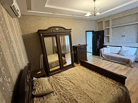 Kirayə verilir 2 otaqlı mənzil 86 m²