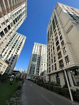 Satılır 4 otaqlı mənzil 219.6 m²