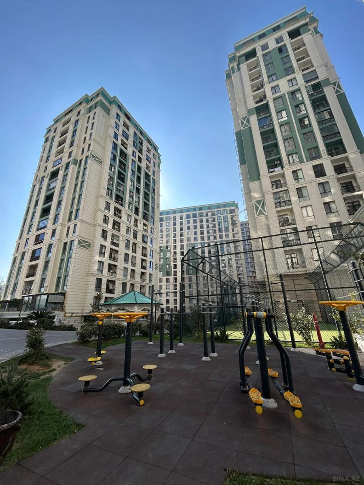 Satılır 4 otaqlı mənzil 219.6 m²