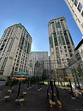 Satılır 4 otaqlı mənzil 219.6 m²