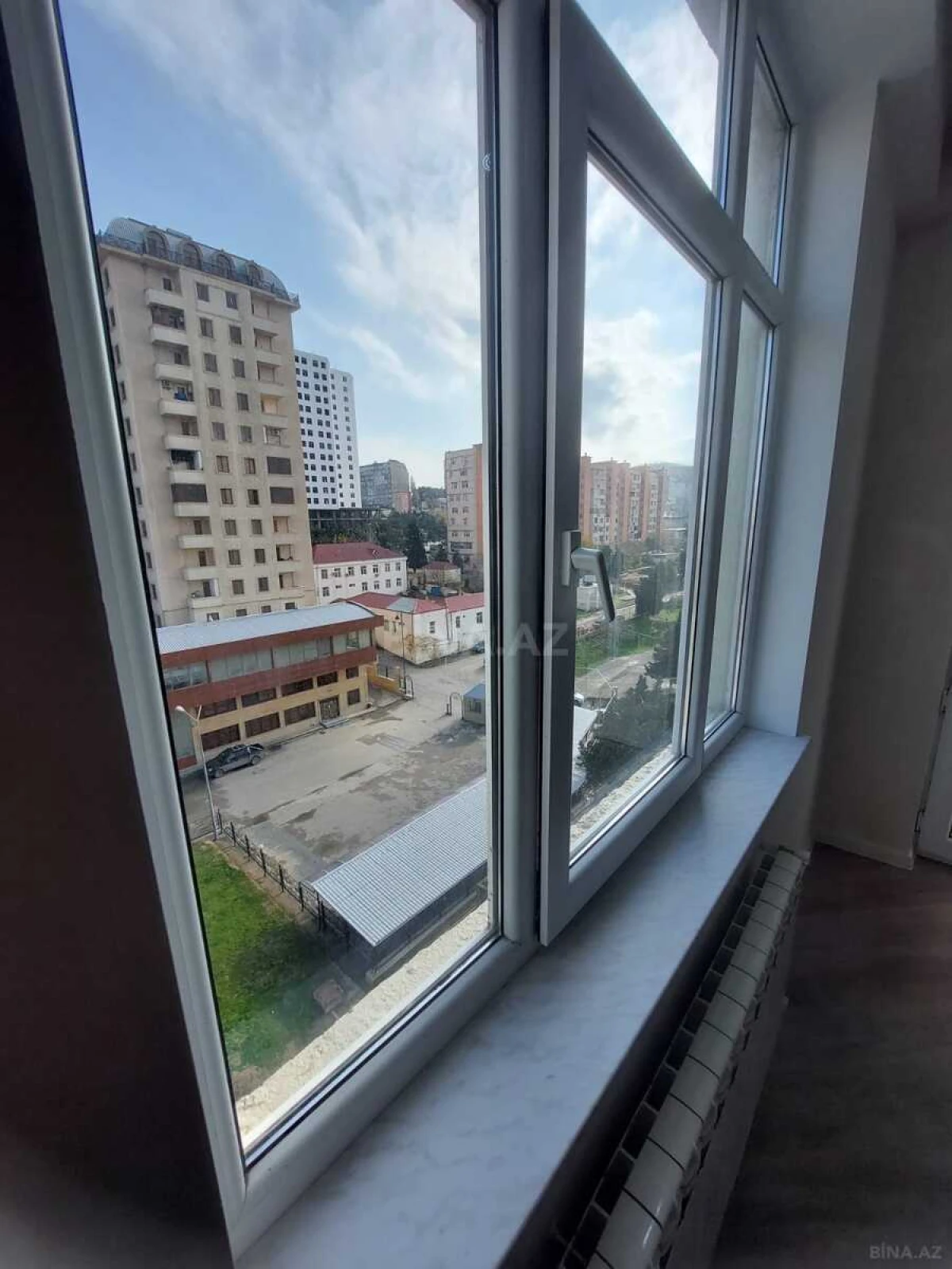 Satılır 3 otaqlı mənzil 115 m²