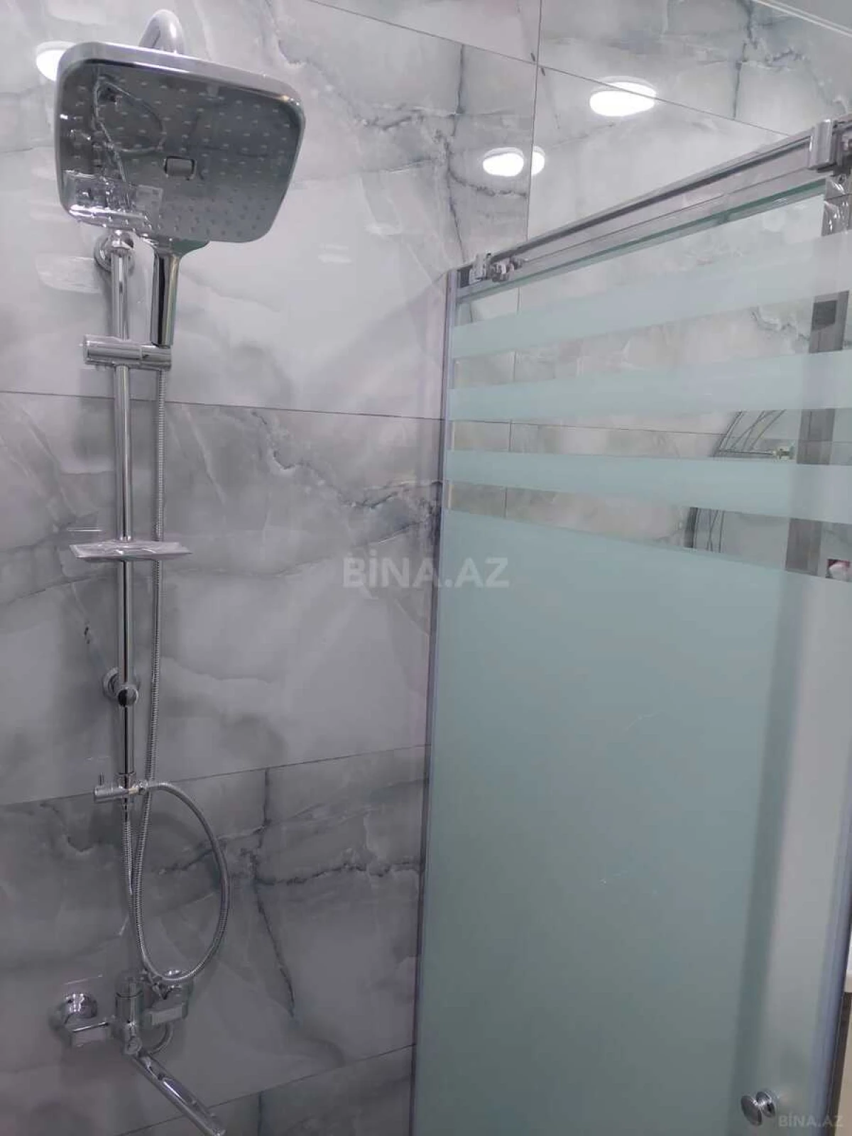 Satılır 3 otaqlı mənzil 115 m²