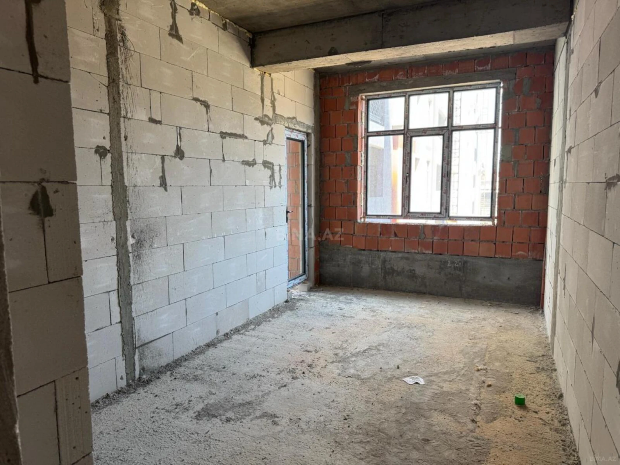 Satılır 2 otaqlı mənzil 87 m²