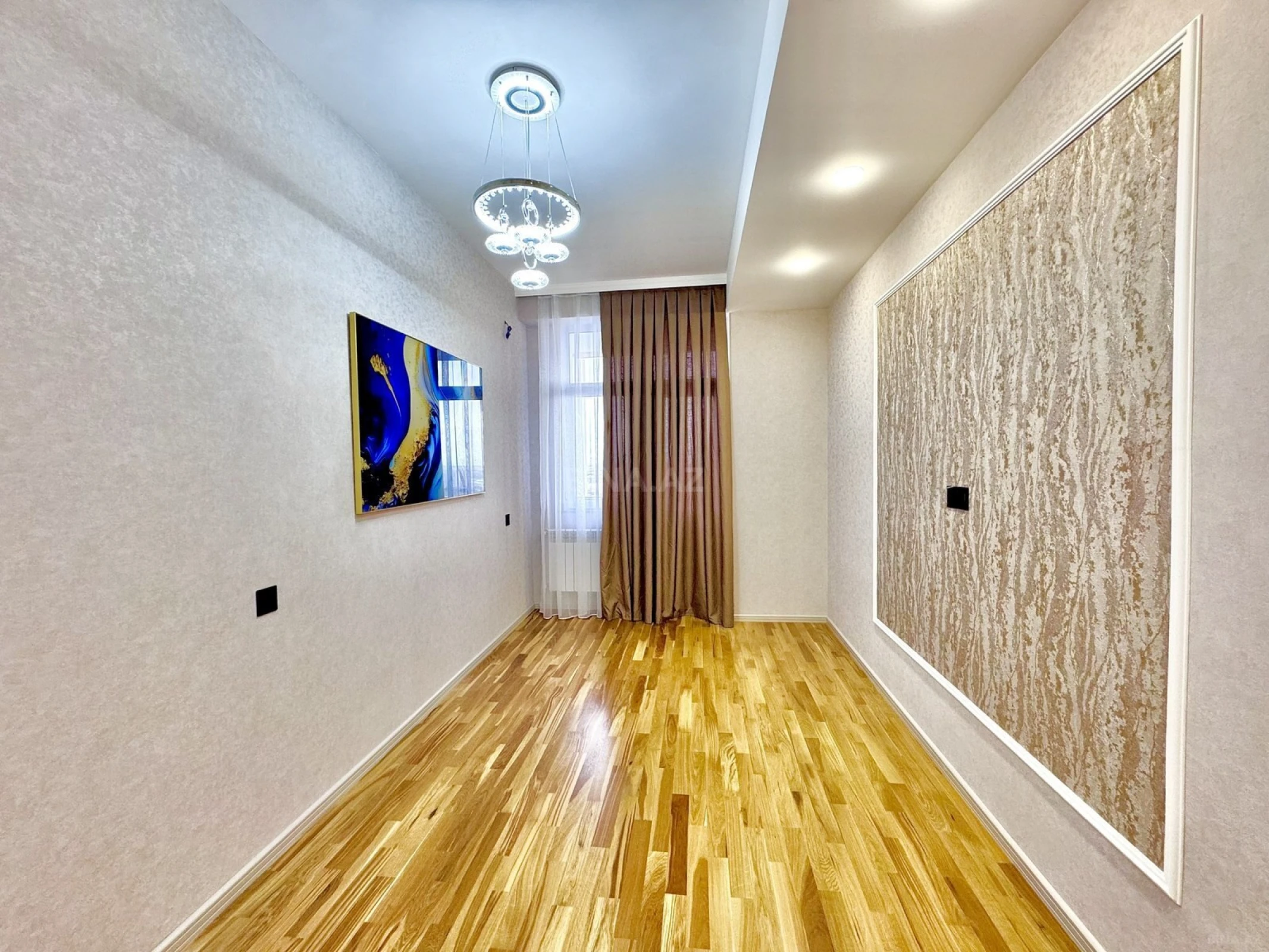Satılır 2 otaqlı mənzil 90 m²