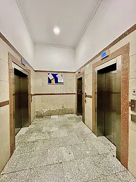 Satılır 2 otaqlı mənzil 90 m²