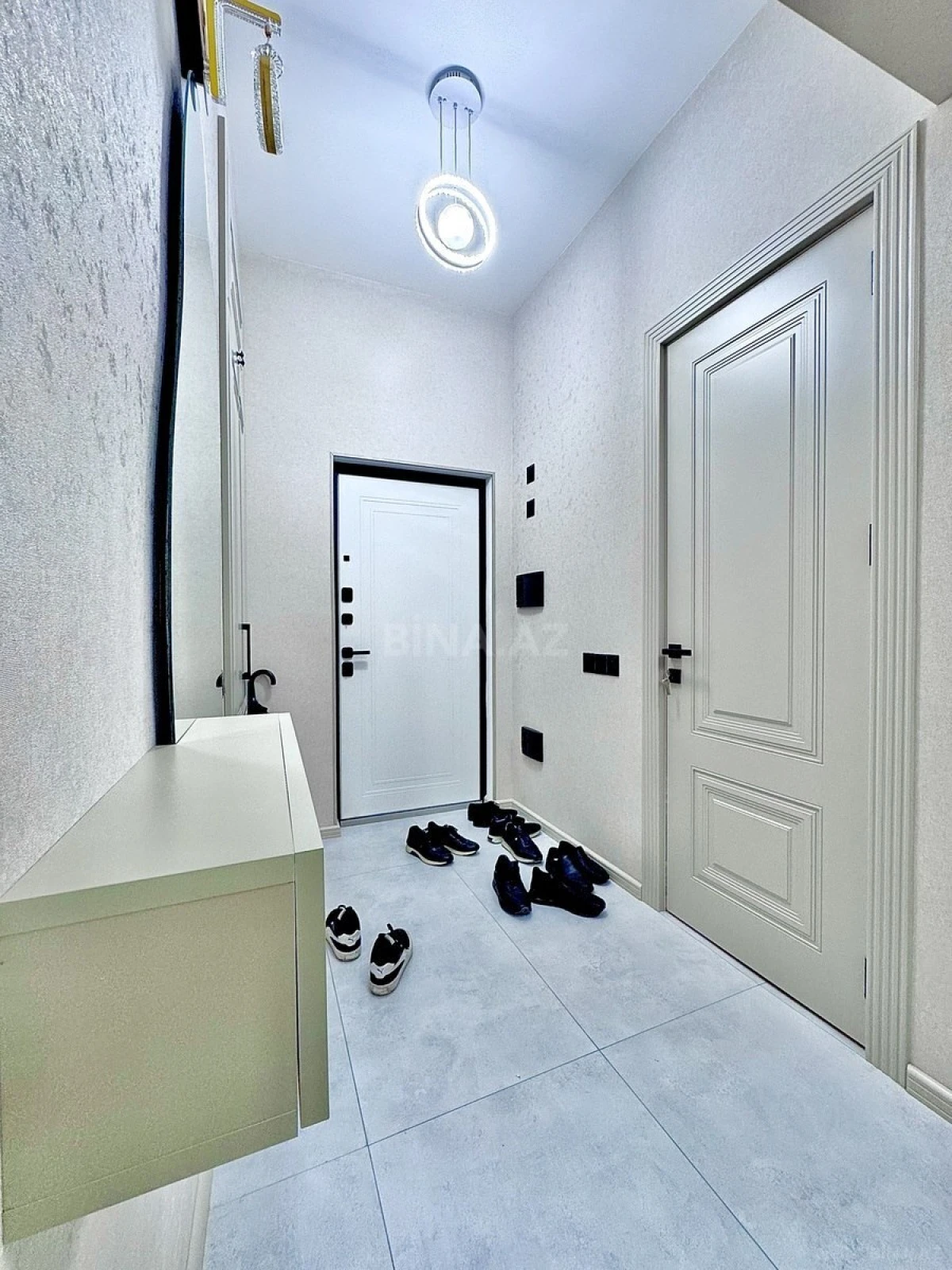 Satılır 2 otaqlı mənzil 90 m²