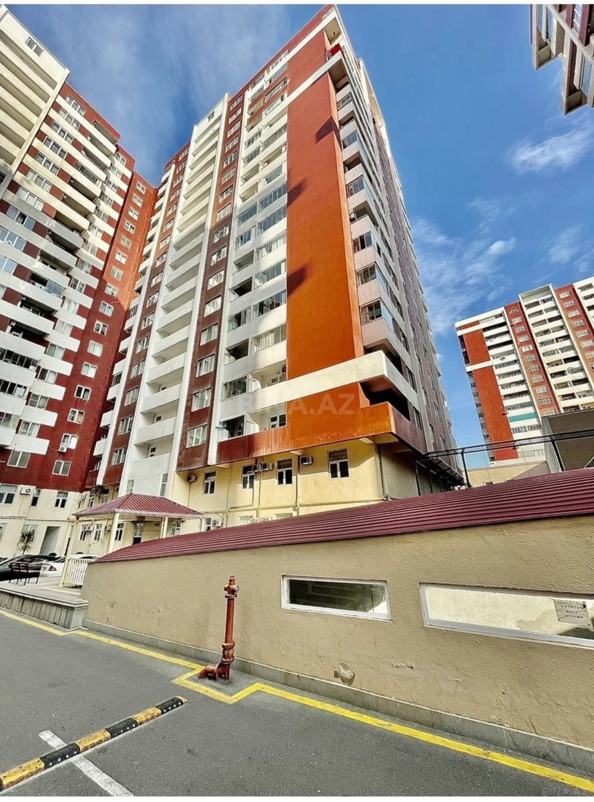 Satılır 2 otaqlı mənzil 90 m²