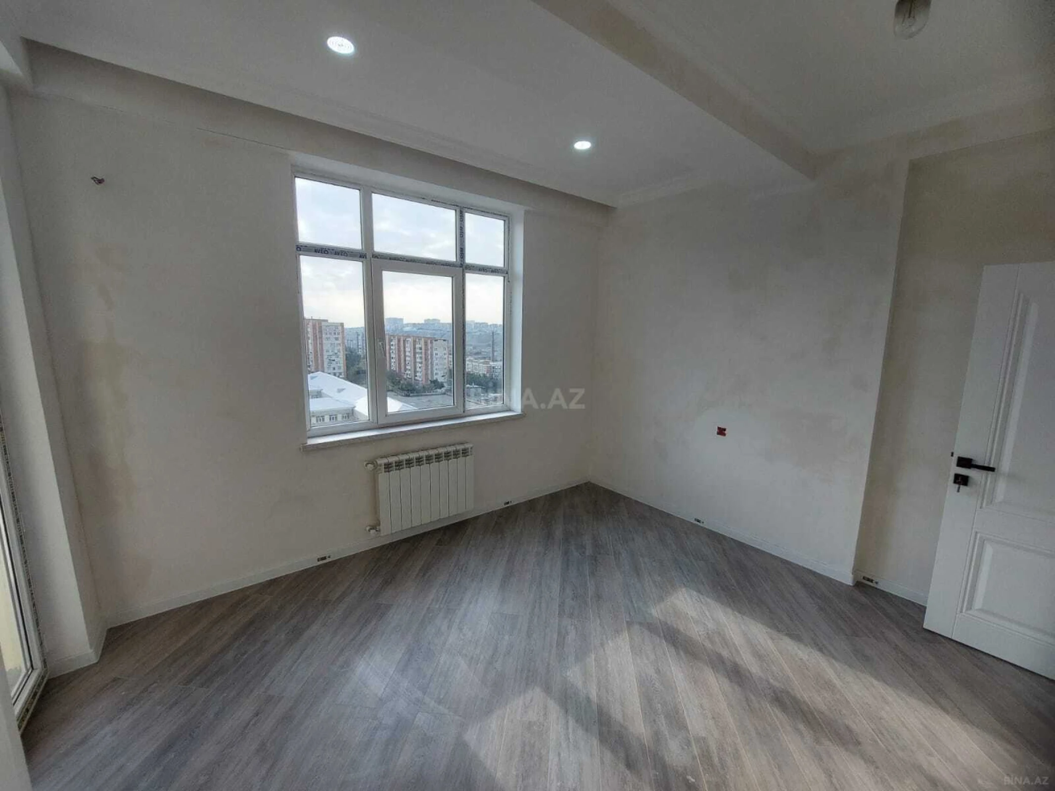Satılır 3 otaqlı mənzil 115 m²