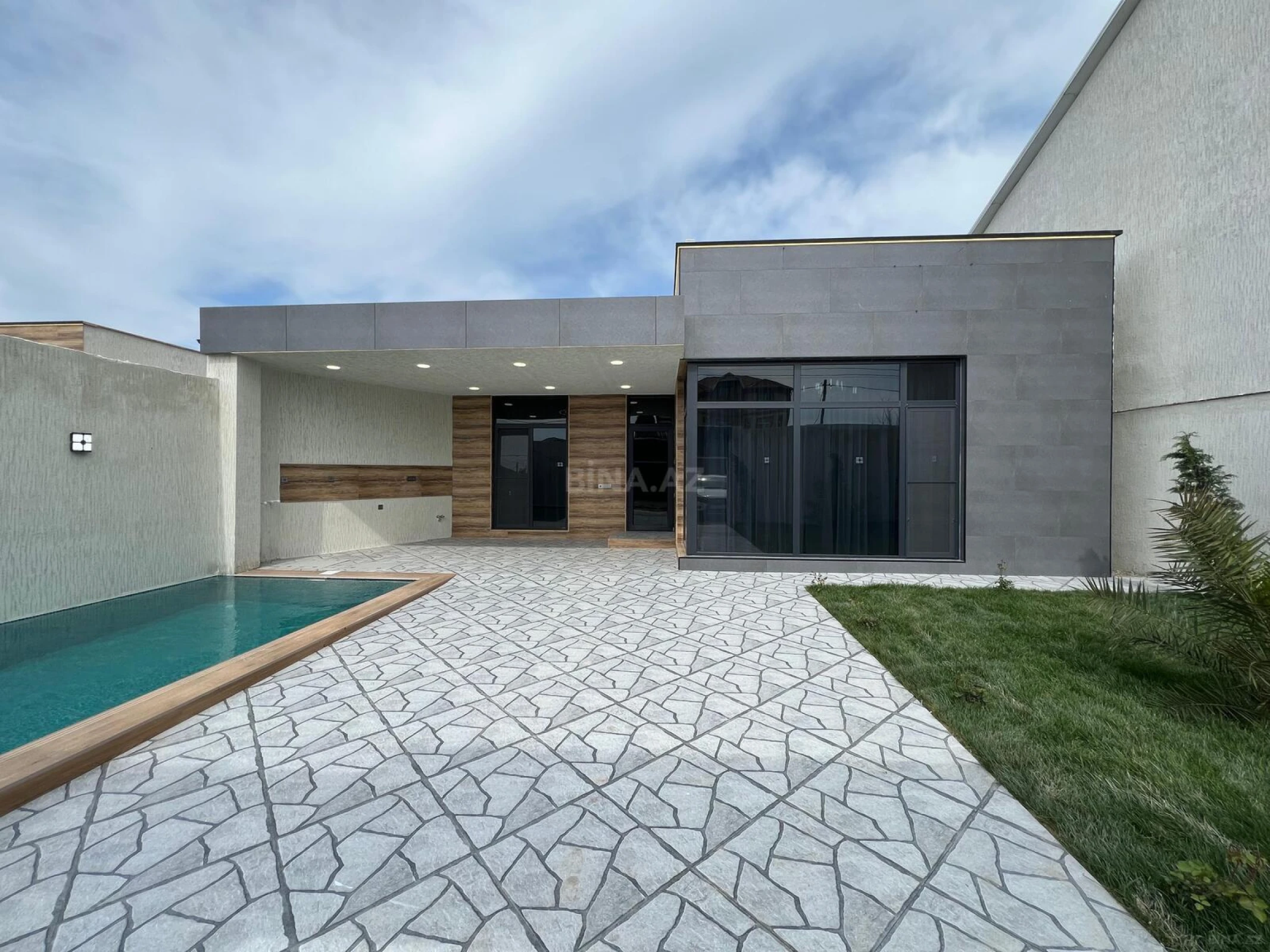 Satılır 4 otaqlı həyət evi 150 m²