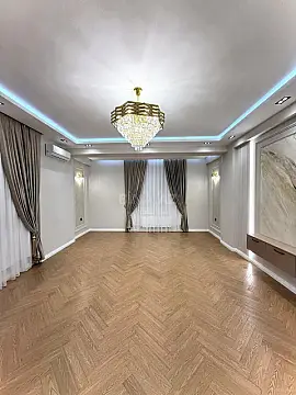 Satılır 3 otaqlı mənzil 132 m²