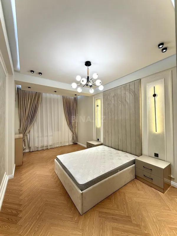 Satılır 3 otaqlı mənzil 132 m²