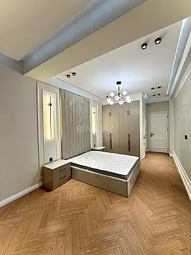 Satılır 3 otaqlı mənzil 132 m²