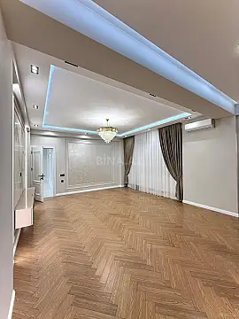Satılır 3 otaqlı mənzil 132 m²