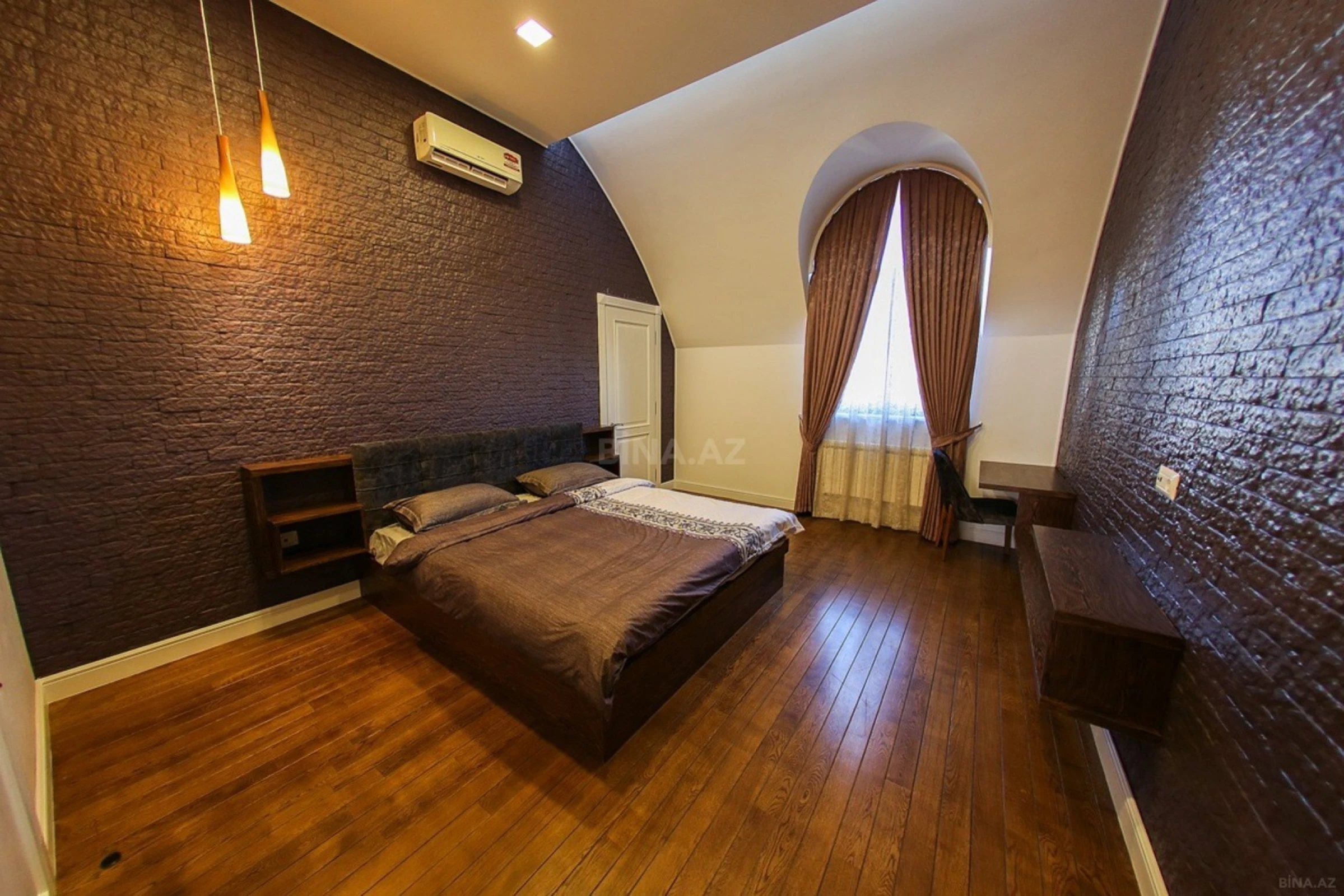 Satılır 6 otaqlı mənzil 280.5 m²