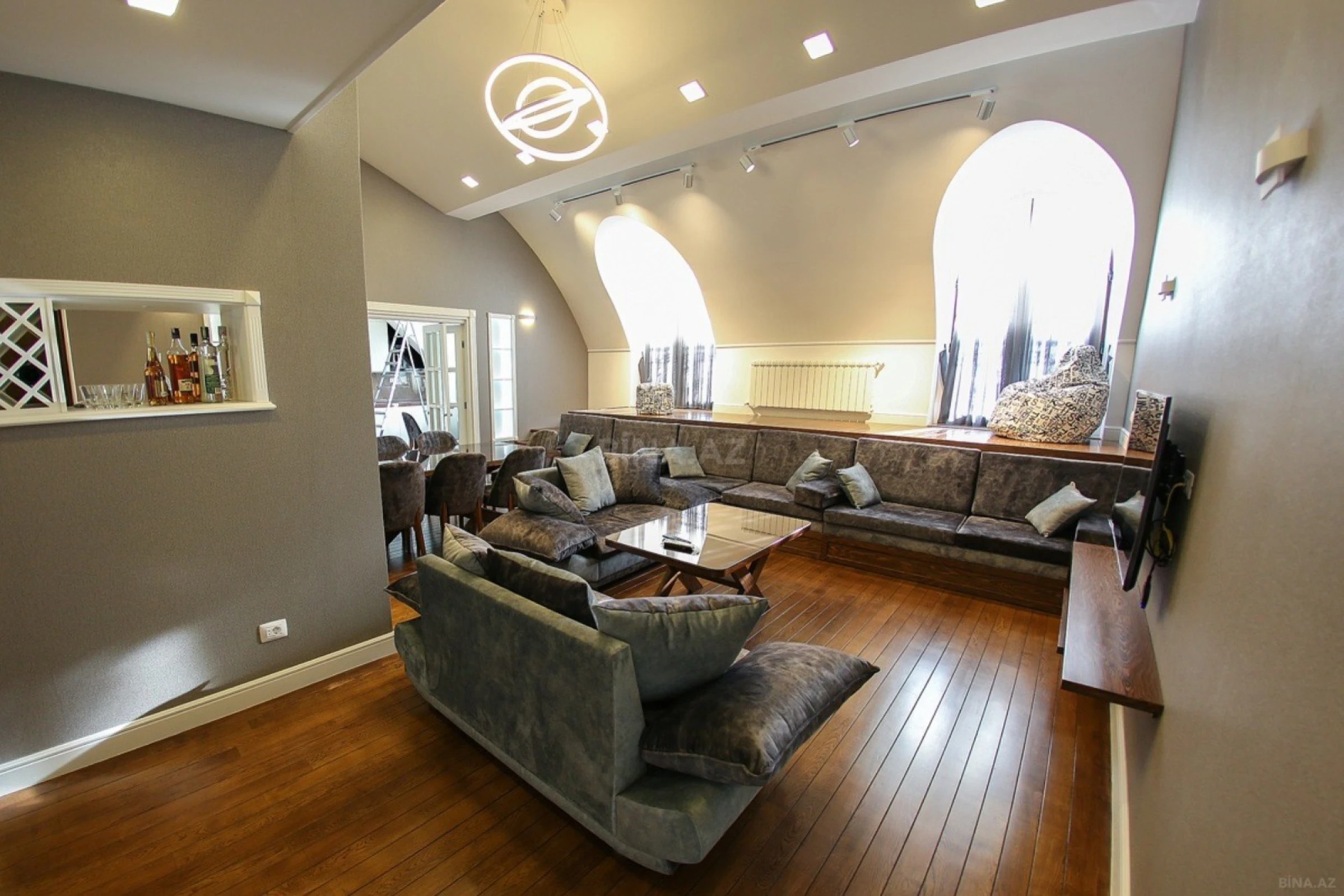 Satılır 6 otaqlı mənzil 280.5 m²