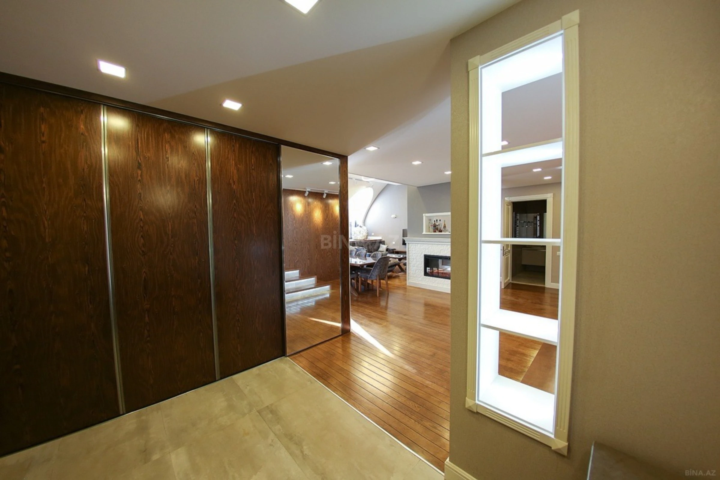 Satılır 6 otaqlı mənzil 280.5 m²