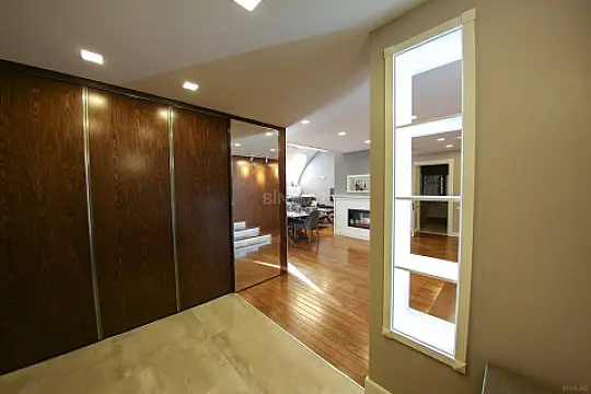 Satılır 6 otaqlı mənzil 280.5 m²