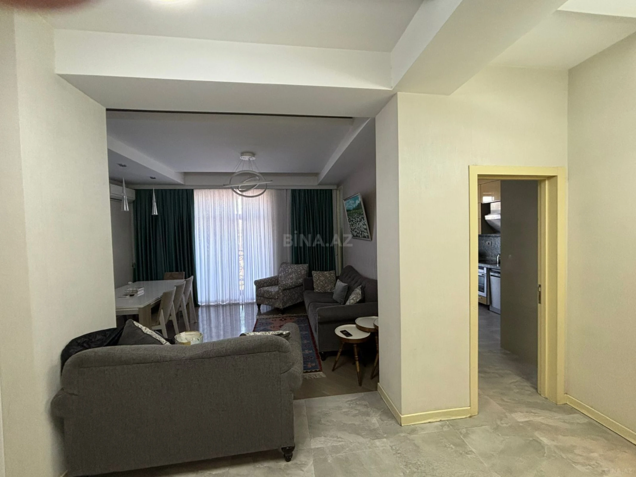 Kirayə verilir 3 otaqlı mənzil 110 m²