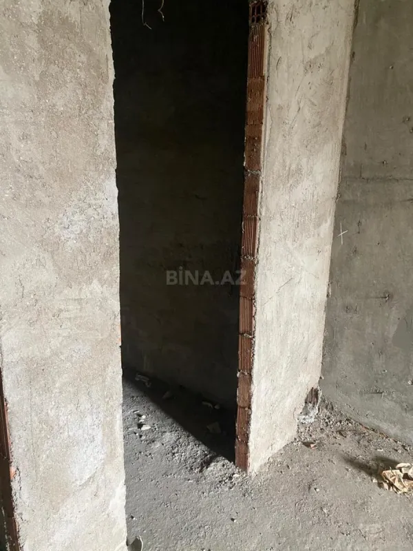 Satılır 3 otaqlı mənzil 133 m²