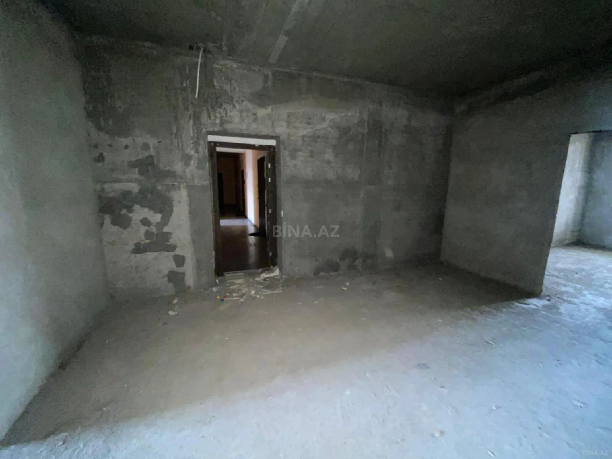 Satılır 3 otaqlı mənzil 133 m²