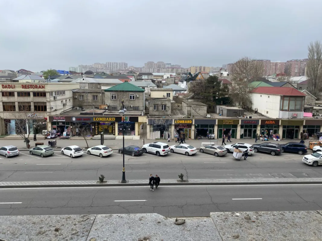 Satılır 3 otaqlı mənzil 133 m²