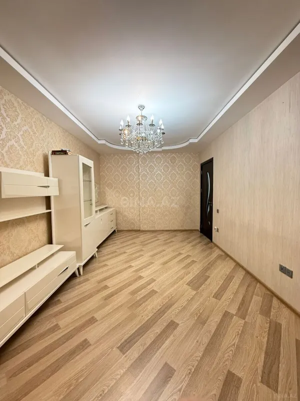 Satılır 2 otaqlı mənzil 78 m²