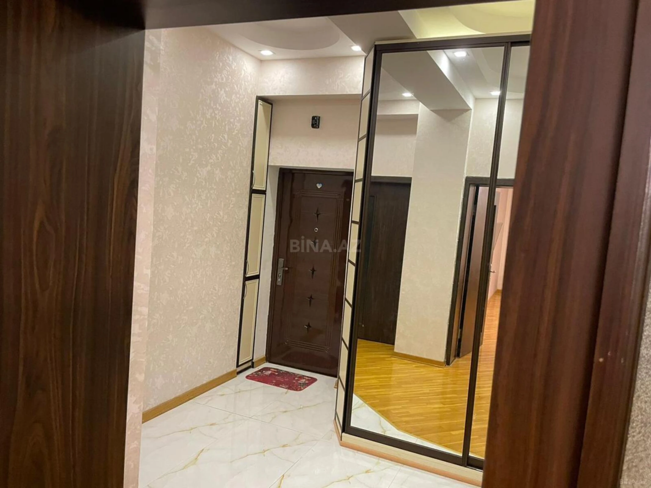 Kirayə verilir 2 otaqlı mənzil 100 m²
