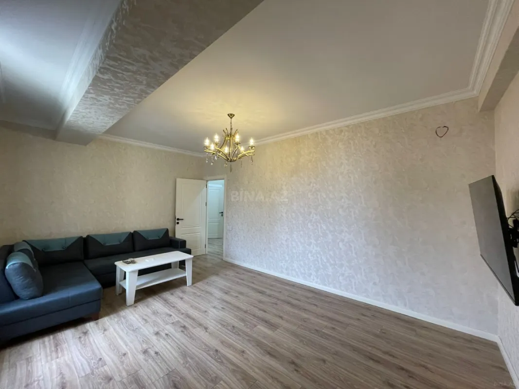 Kirayə verilir 2 otaqlı mənzil 72 m²