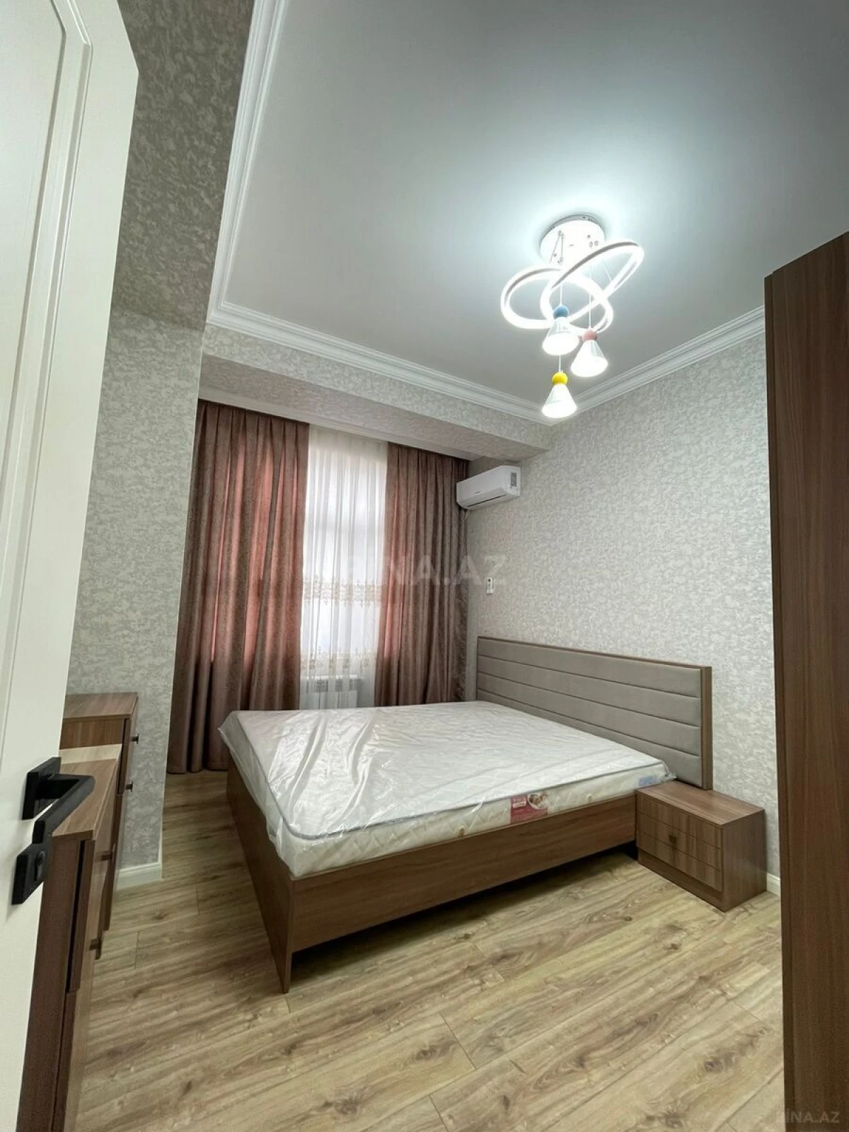 Kirayə verilir 2 otaqlı mənzil 72 m²