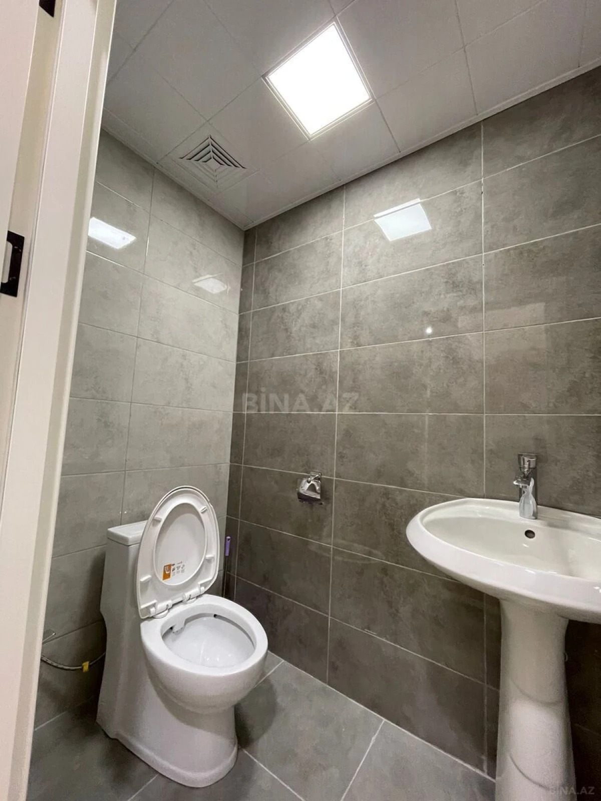 Kirayə verilir 2 otaqlı mənzil 72 m²
