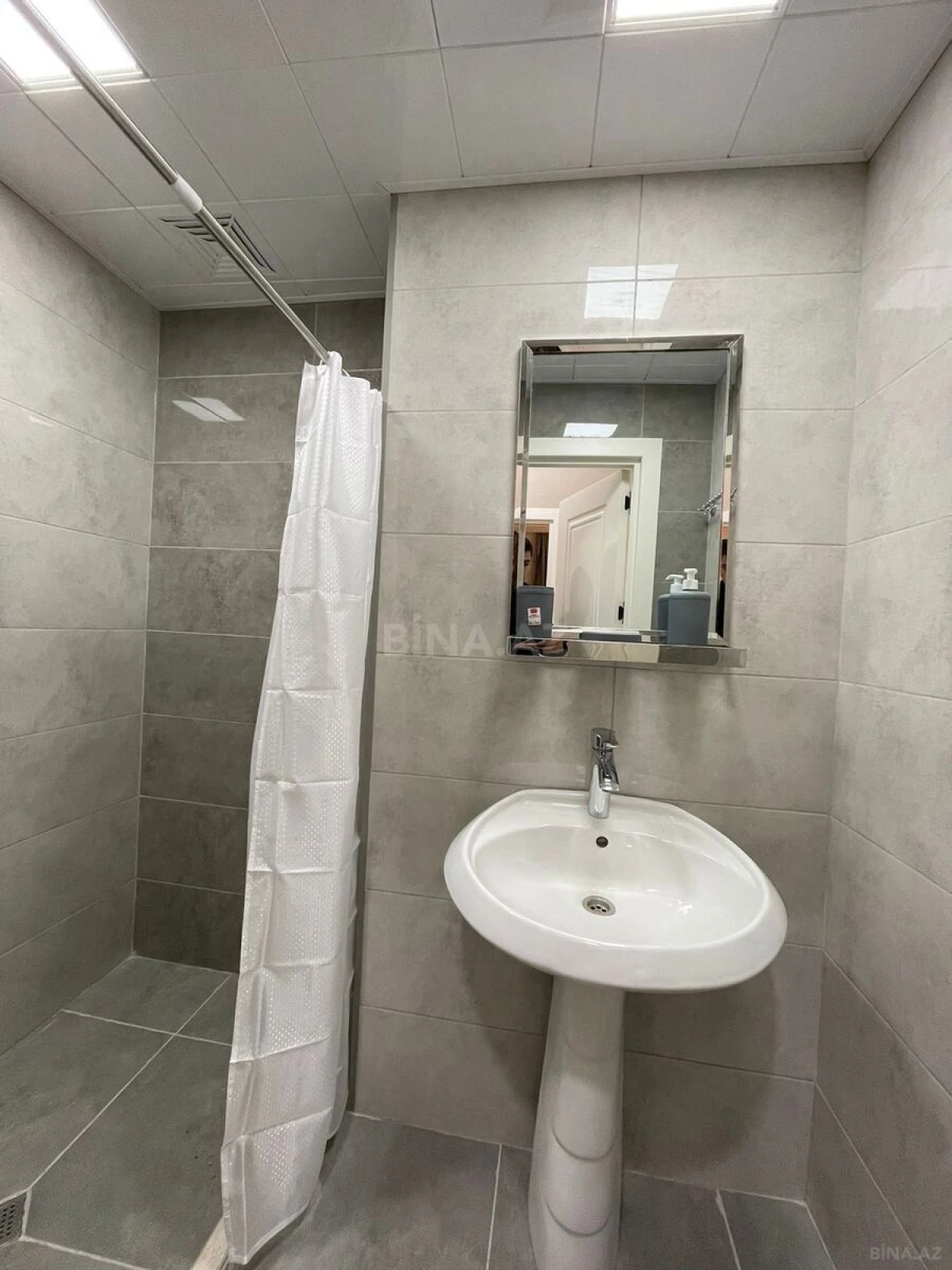 Kirayə verilir 2 otaqlı mənzil 72 m²