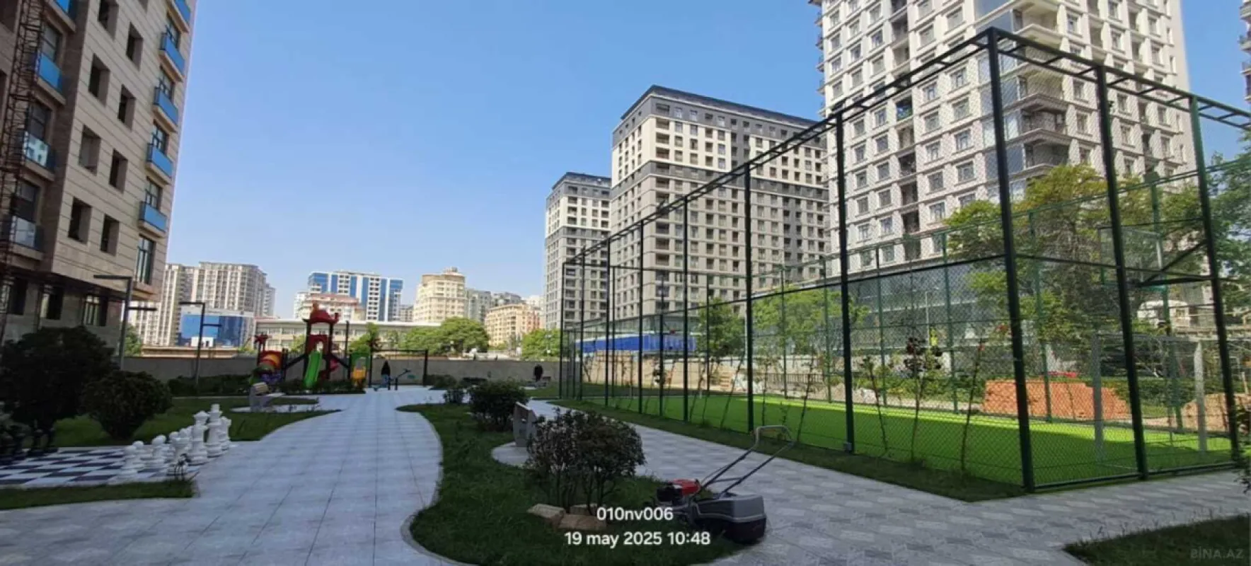 Satılır 4 otaqlı mənzil 194.9 m²