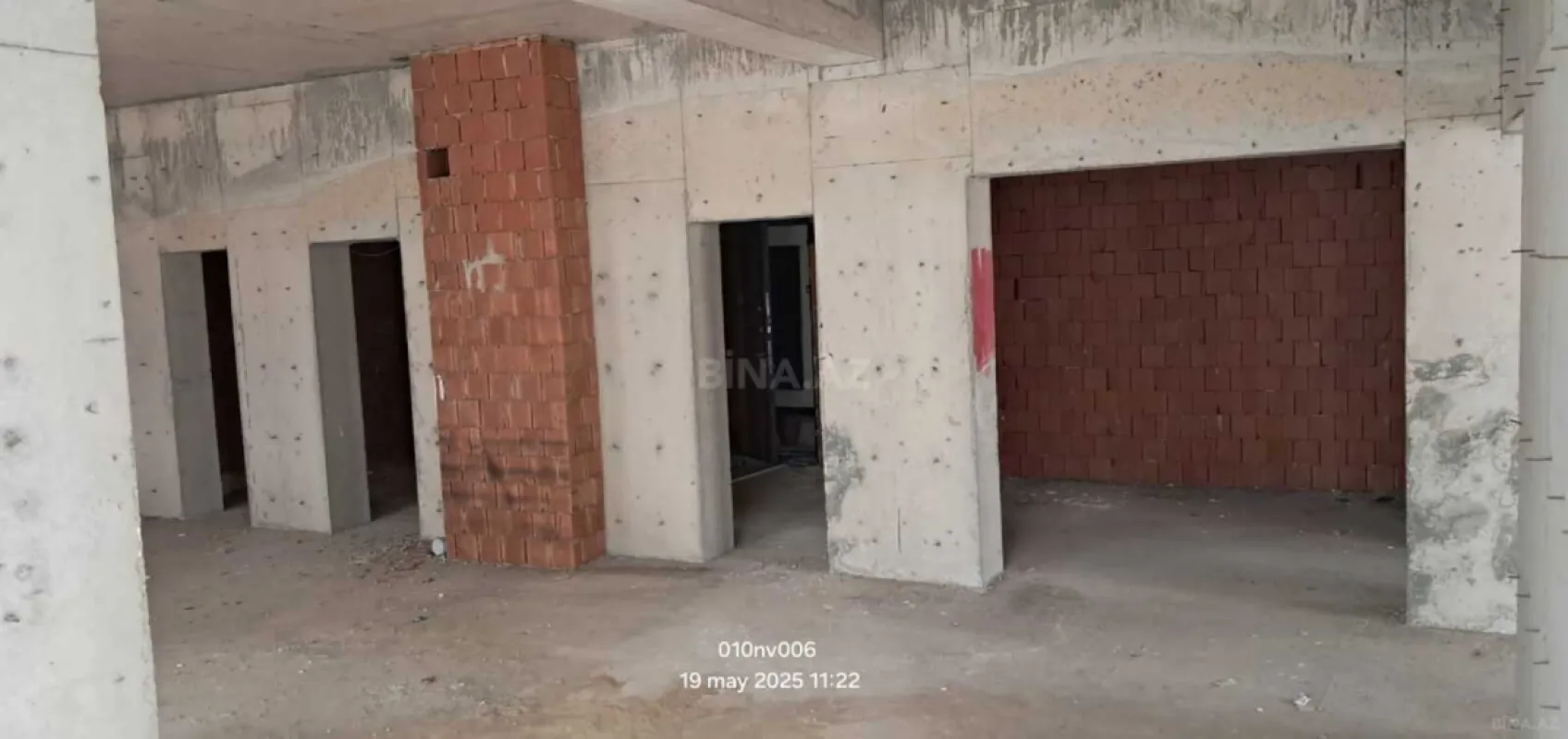 Satılır 4 otaqlı mənzil 194.9 m²