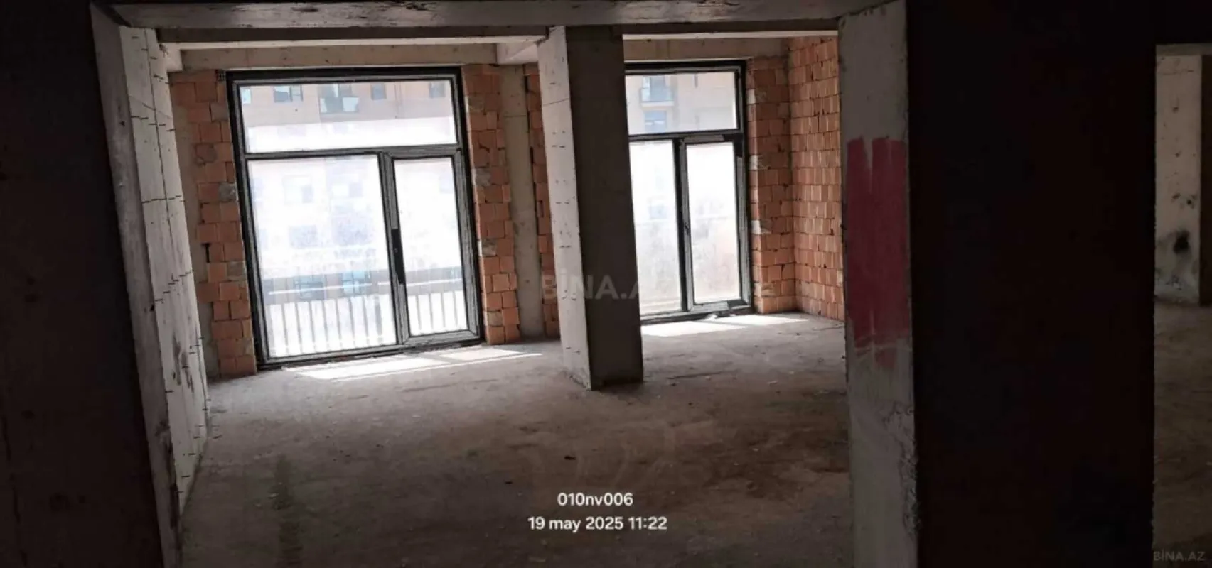 Satılır 4 otaqlı mənzil 194.9 m²