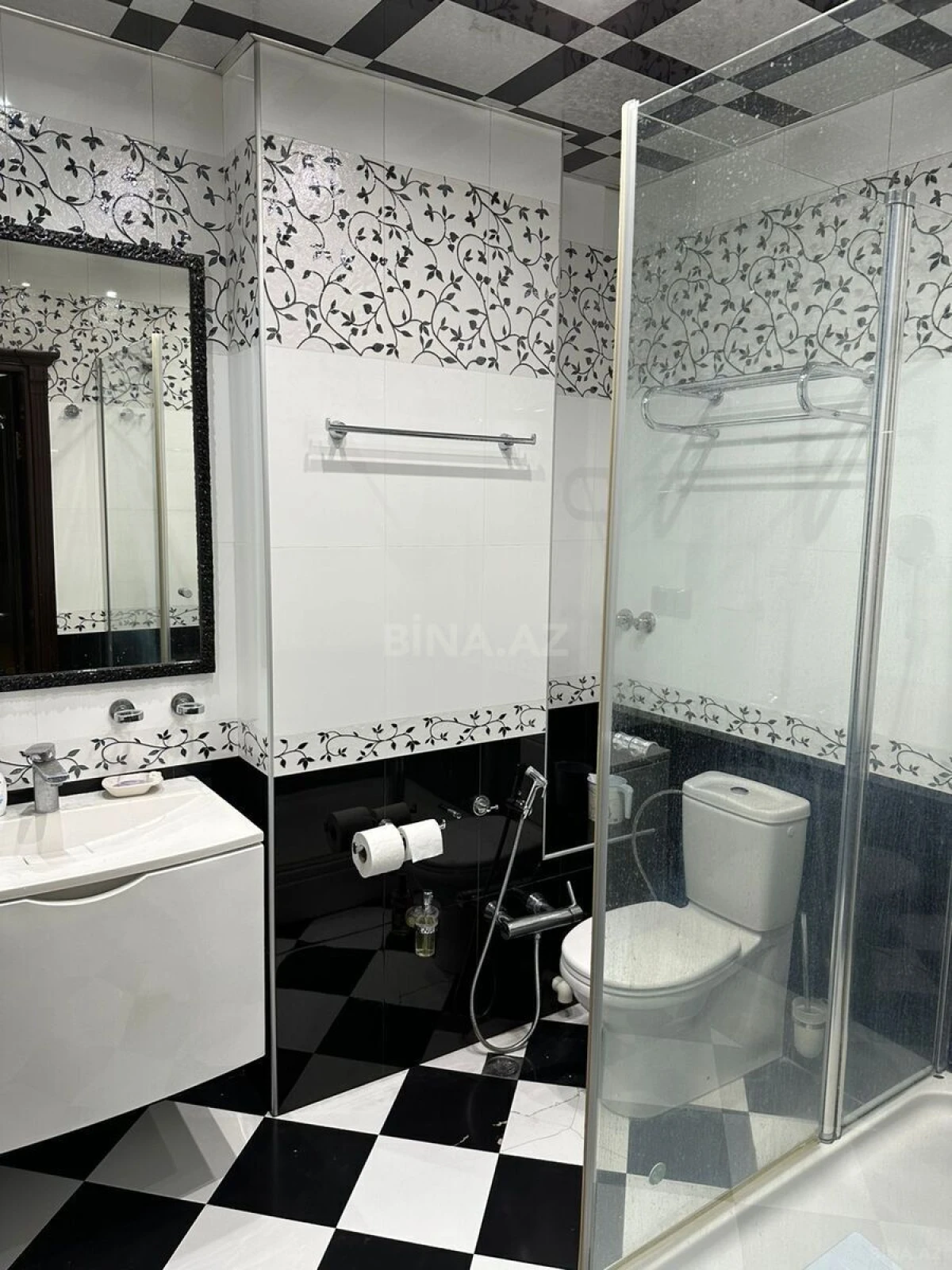 Satılır 4 otaqlı mənzil 200 m²