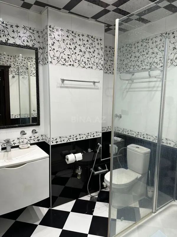 Satılır 4 otaqlı mənzil 200 m²