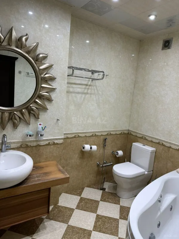 Satılır 4 otaqlı mənzil 200 m²