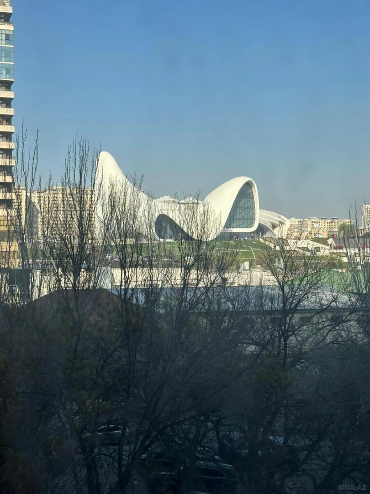 Satılır 4 otaqlı mənzil 200 m²