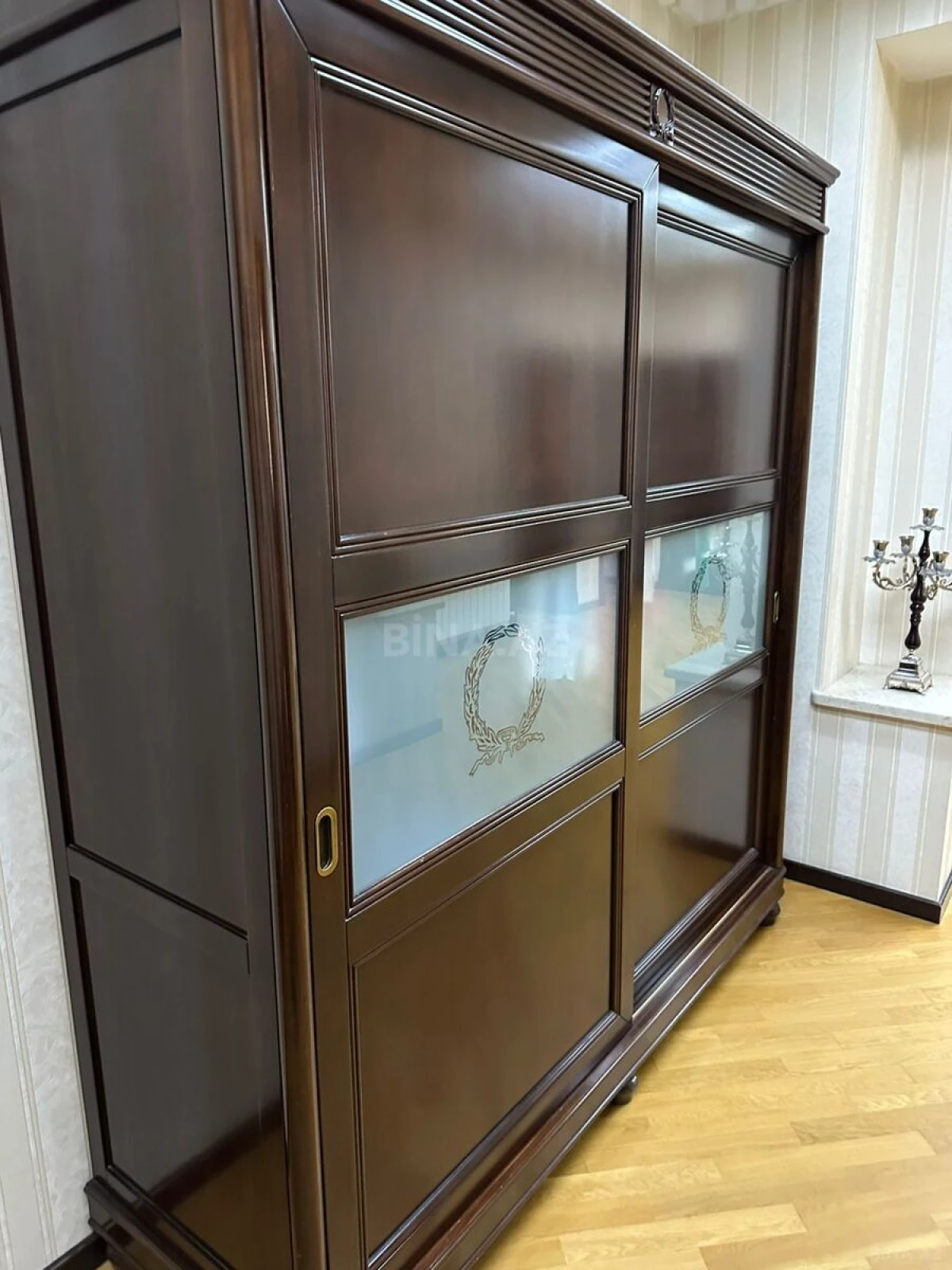 Satılır 4 otaqlı mənzil 200 m²